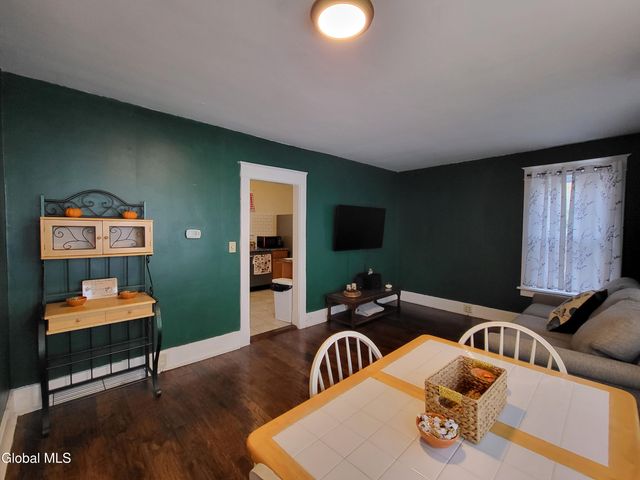 9 Putnam Street, Brunswick, NY 12180