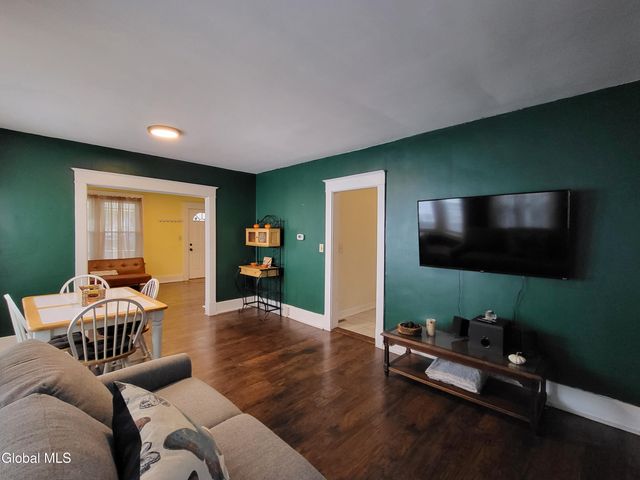 9 Putnam Street, Brunswick, NY 12180