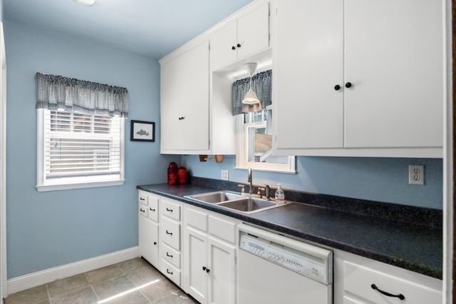 2824 44th Street, Des Moines, IA 50310