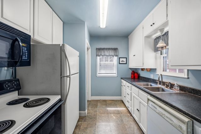 2824 44th Street, Des Moines, IA 50310