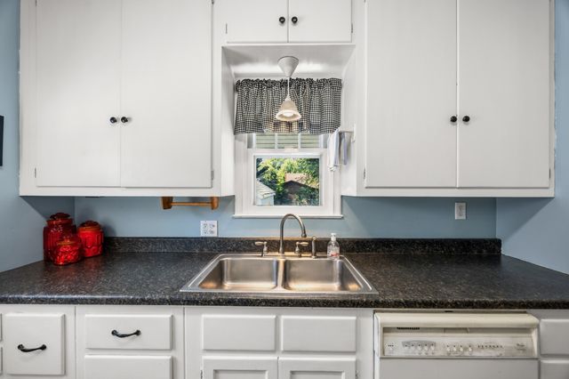 2824 44th Street, Des Moines, IA 50310