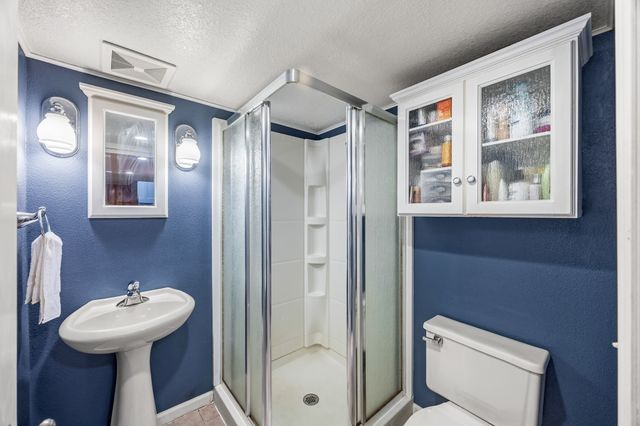 2824 44th Street, Des Moines, IA 50310