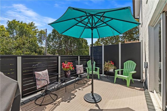 1109 W 47TH Street B, Kansas City, MO 64112