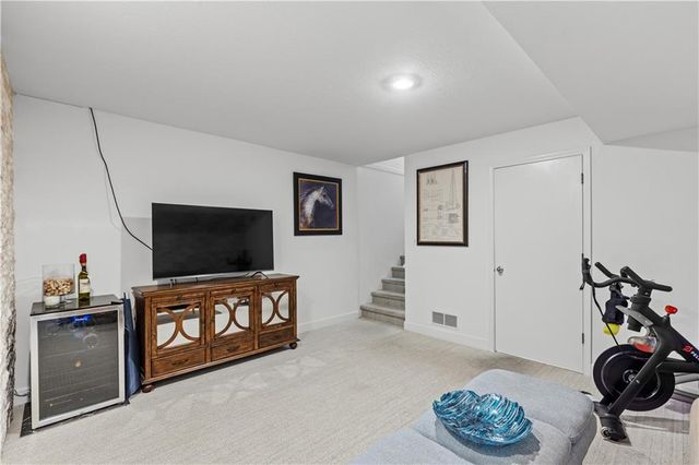 1109 W 47TH Street B, Kansas City, MO 64112