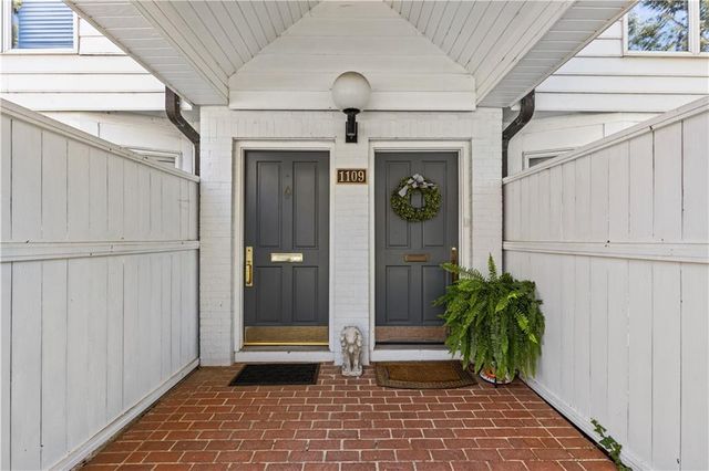 1109 W 47TH Street B, Kansas City, MO 64112