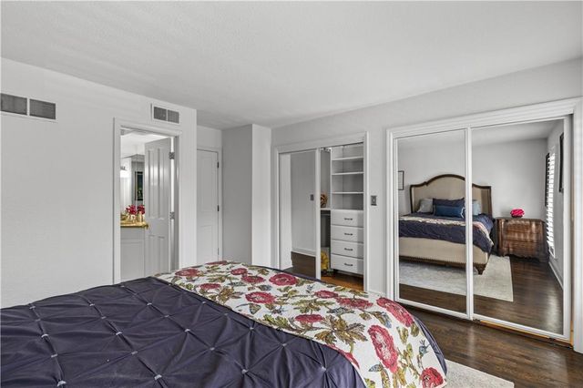 1109 W 47TH Street B, Kansas City, MO 64112