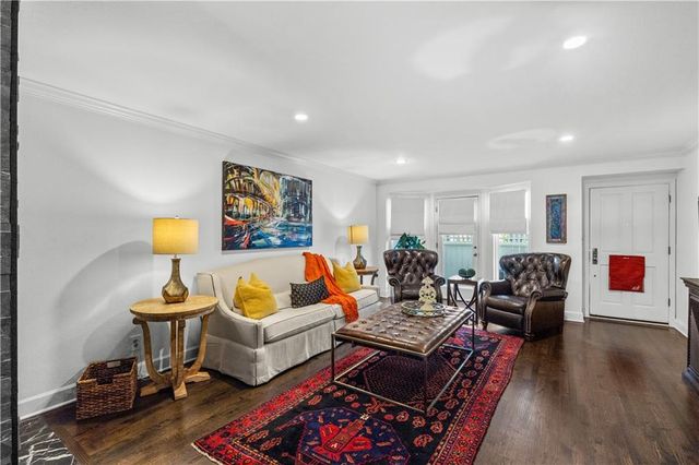 1109 W 47TH Street B, Kansas City, MO 64112