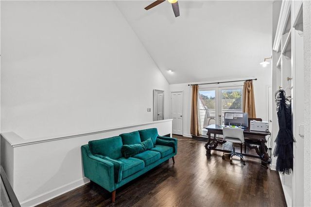 1109 W 47TH Street B, Kansas City, MO 64112