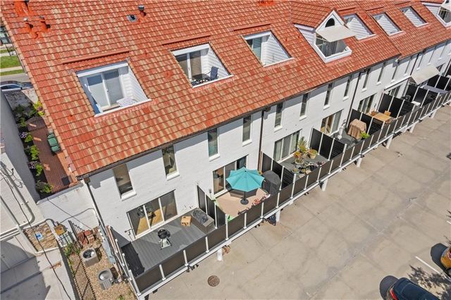 1109 W 47TH Street B, Kansas City, MO 64112