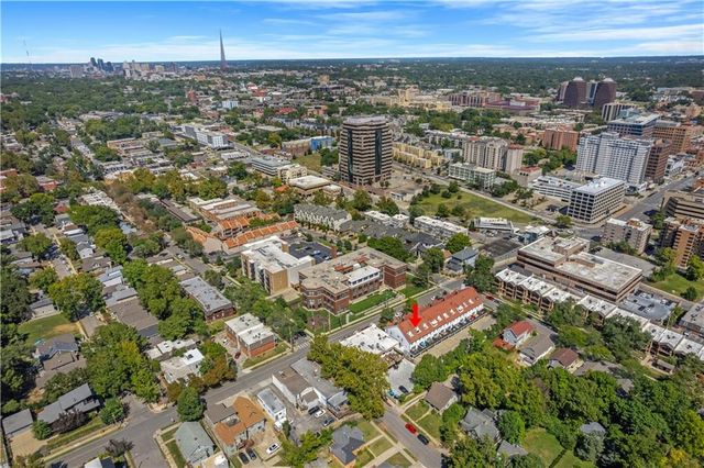 1109 W 47TH Street B, Kansas City, MO 64112