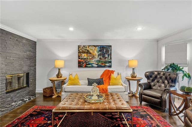 1109 W 47TH Street B, Kansas City, MO 64112