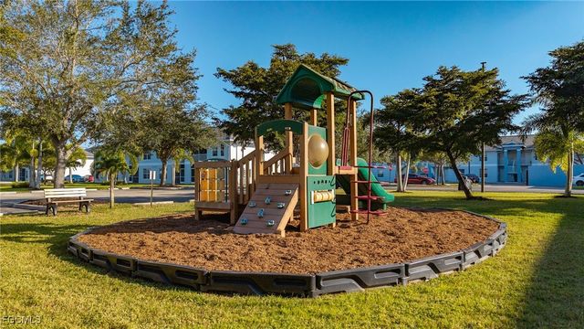 8461 Bernwood Cove LOOP 305, Fort Myers, FL 33966