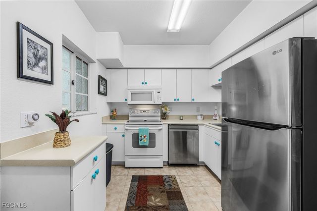 8461 Bernwood Cove LOOP 305, Fort Myers, FL 33966