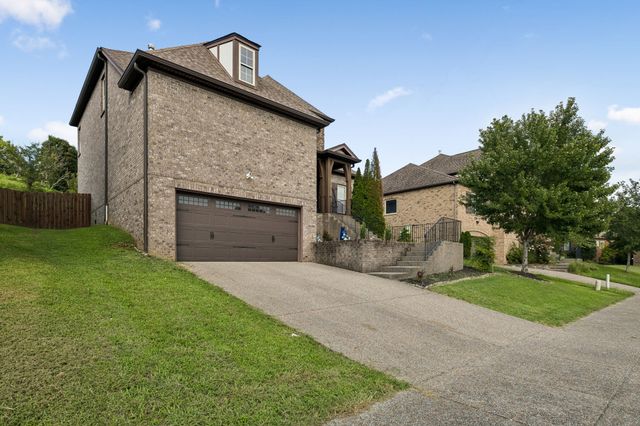 4136 Stone Hall Blvd, Hermitage, TN 37076