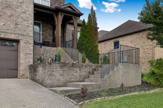 4136 Stone Hall Blvd, Hermitage, TN 37076