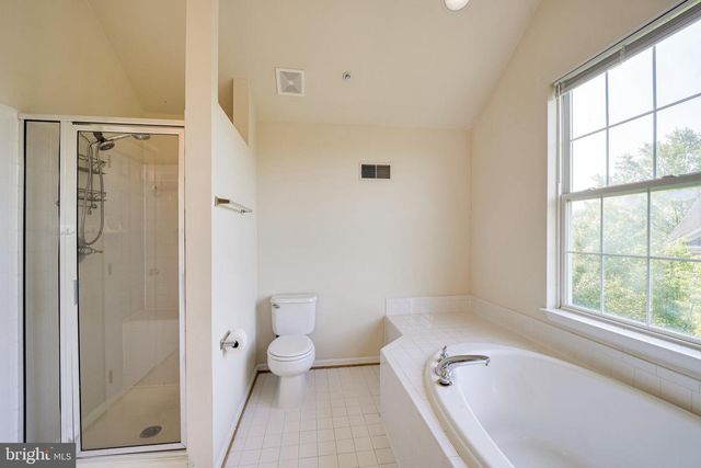 4905 WAPLE LN, Alexandria, VA 22304