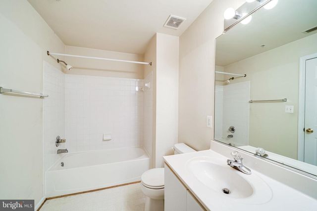 4905 WAPLE LN, Alexandria, VA 22304