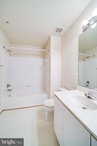 4905 WAPLE LN, Alexandria, VA 22304