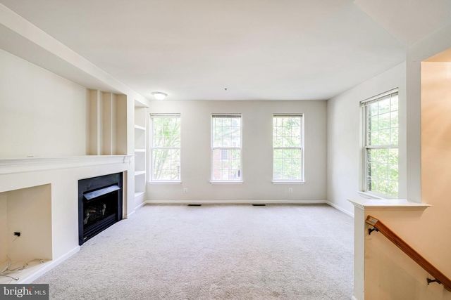 4905 WAPLE LN, Alexandria, VA 22304