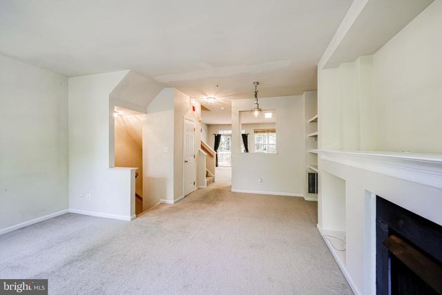 4905 WAPLE LN, Alexandria, VA 22304