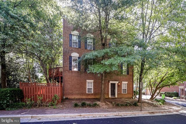 4905 WAPLE LN, Alexandria, VA 22304