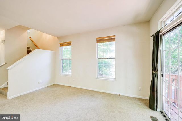 4905 WAPLE LN, Alexandria, VA 22304