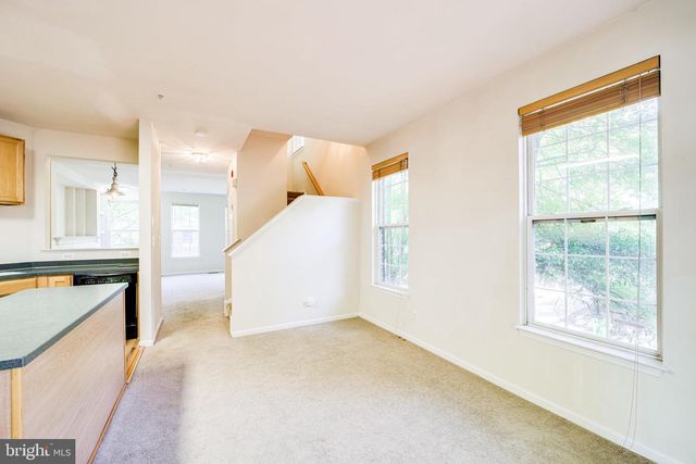 4905 WAPLE LN, Alexandria, VA 22304