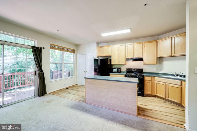 4905 WAPLE LN, Alexandria, VA 22304