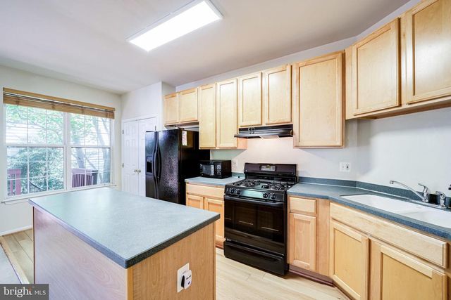4905 WAPLE LN, Alexandria, VA 22304