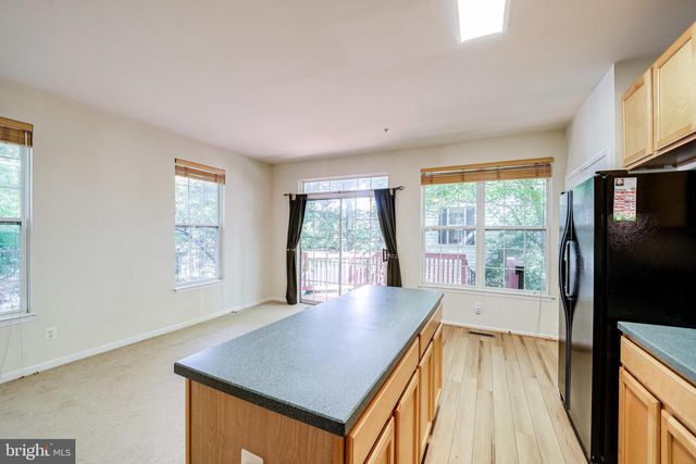 4905 WAPLE LN, Alexandria, VA 22304