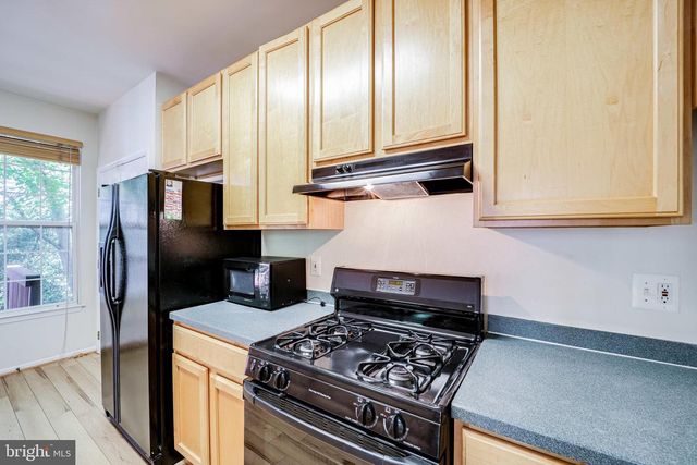 4905 WAPLE LN, Alexandria, VA 22304