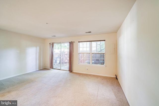 4905 WAPLE LN, Alexandria, VA 22304