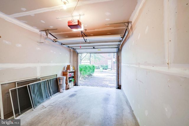 4905 WAPLE LN, Alexandria, VA 22304