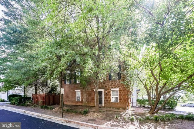 4905 WAPLE LN, Alexandria, VA 22304