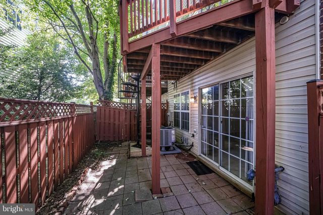 4905 WAPLE LN, Alexandria, VA 22304