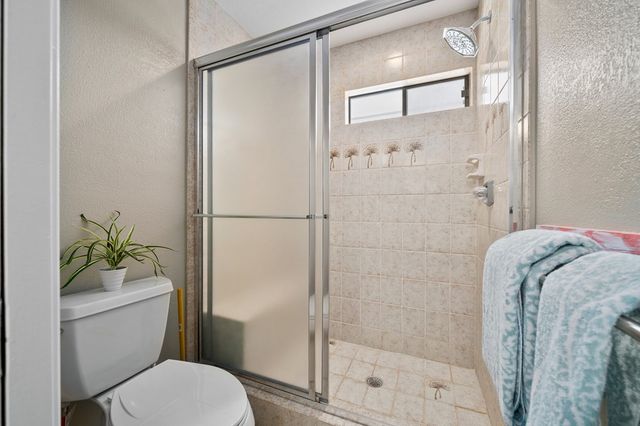 33 Blue Heron Dr, Rockport, TX 78382