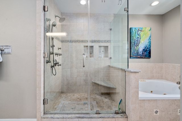 33 Blue Heron Dr, Rockport, TX 78382