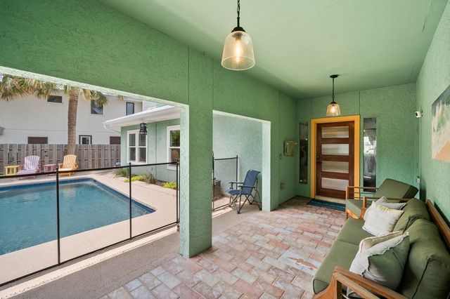 33 Blue Heron Dr, Rockport, TX 78382