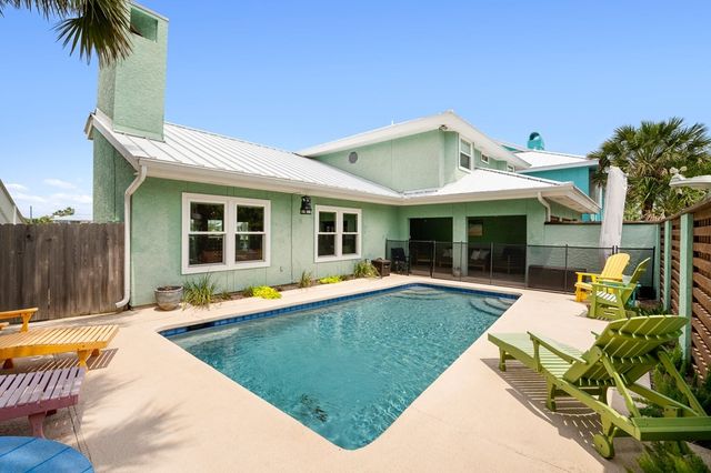 33 Blue Heron Dr, Rockport, TX 78382