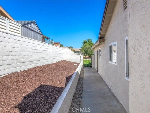 5734 N E Street, San Bernardino, CA 92407