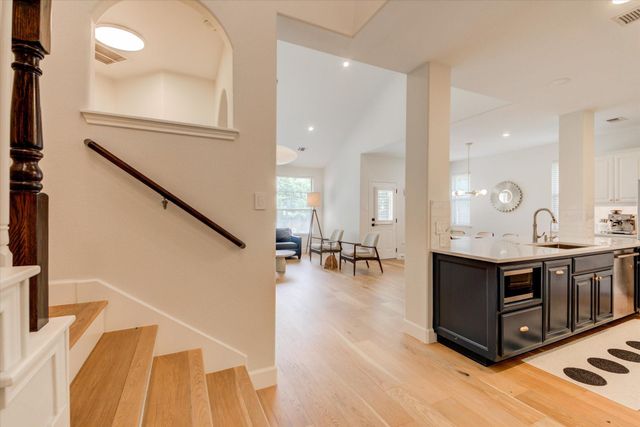 11129 Cap Stone DR, Austin, TX 78739