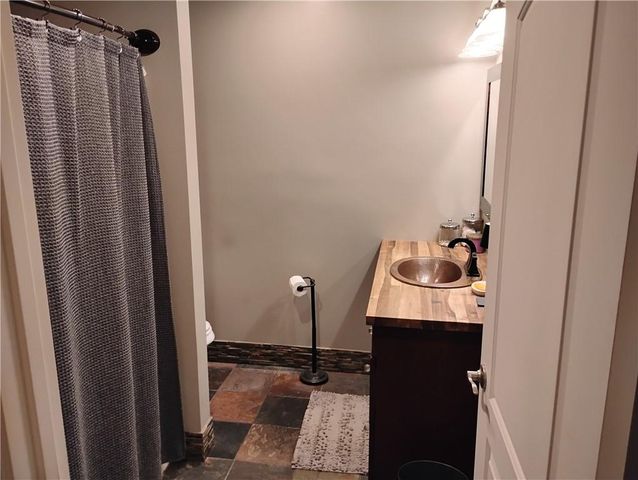 133 S Linn Valley Drive, Linn Valley, KS 66040