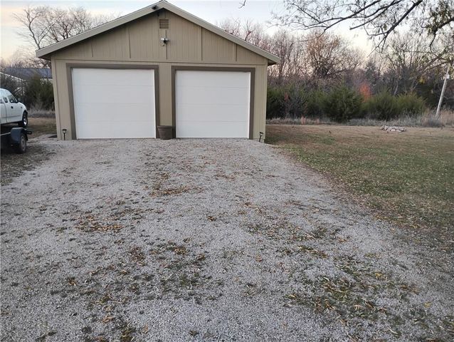 133 S Linn Valley Drive, Linn Valley, KS 66040