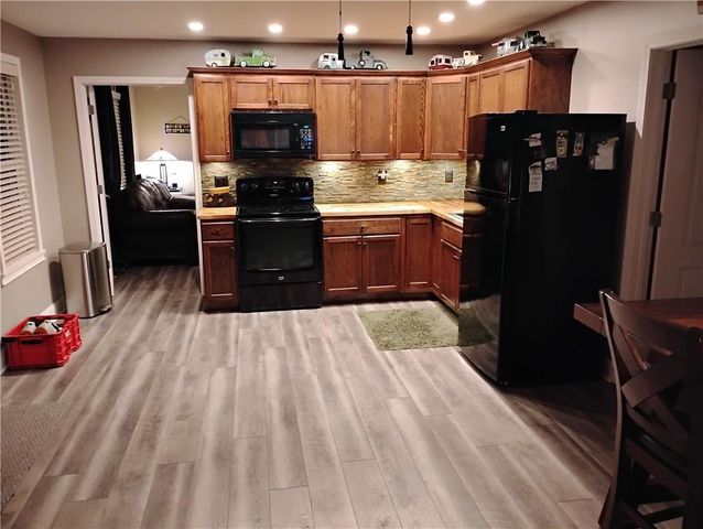 133 S Linn Valley Drive, Linn Valley, KS 66040