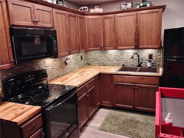 133 S Linn Valley Drive, Linn Valley, KS 66040