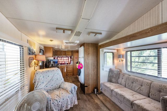 1476 Mabry Street, Gilchrist, TX 77617