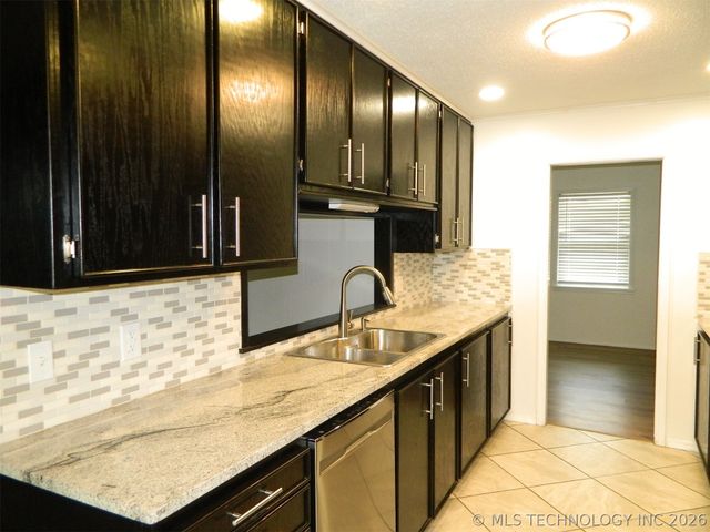 1416 Lariat Drive, Bartlesville, OK 74006