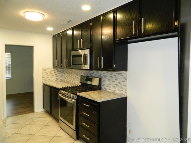 1416 Lariat Drive, Bartlesville, OK 74006