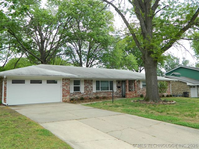 1416 Lariat Drive, Bartlesville, OK 74006