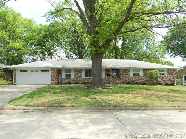 1416 Lariat Drive, Bartlesville, OK 74006